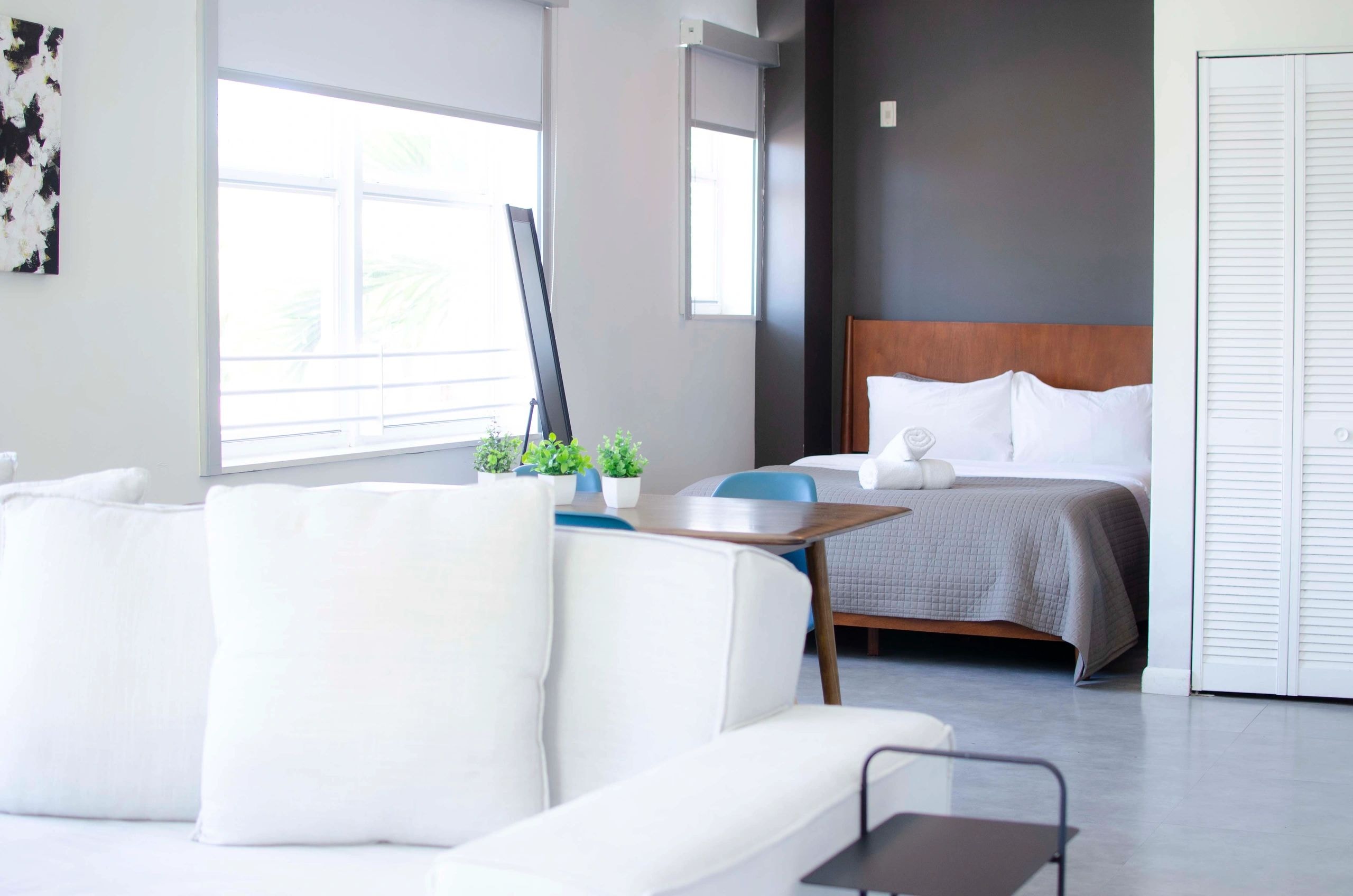 Franklin Suites open-plan living and kitchen